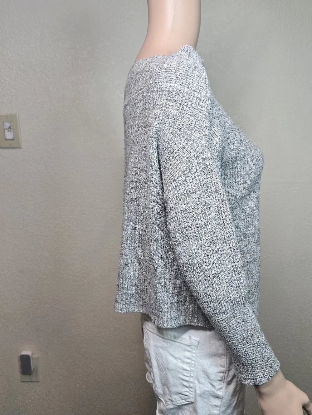 FREE PEOPLE Off-Shoulder Asymmetric Hem Pullover Sweater in Gray SZ Xs